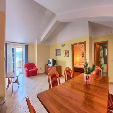 Apartment Ruzmarin *